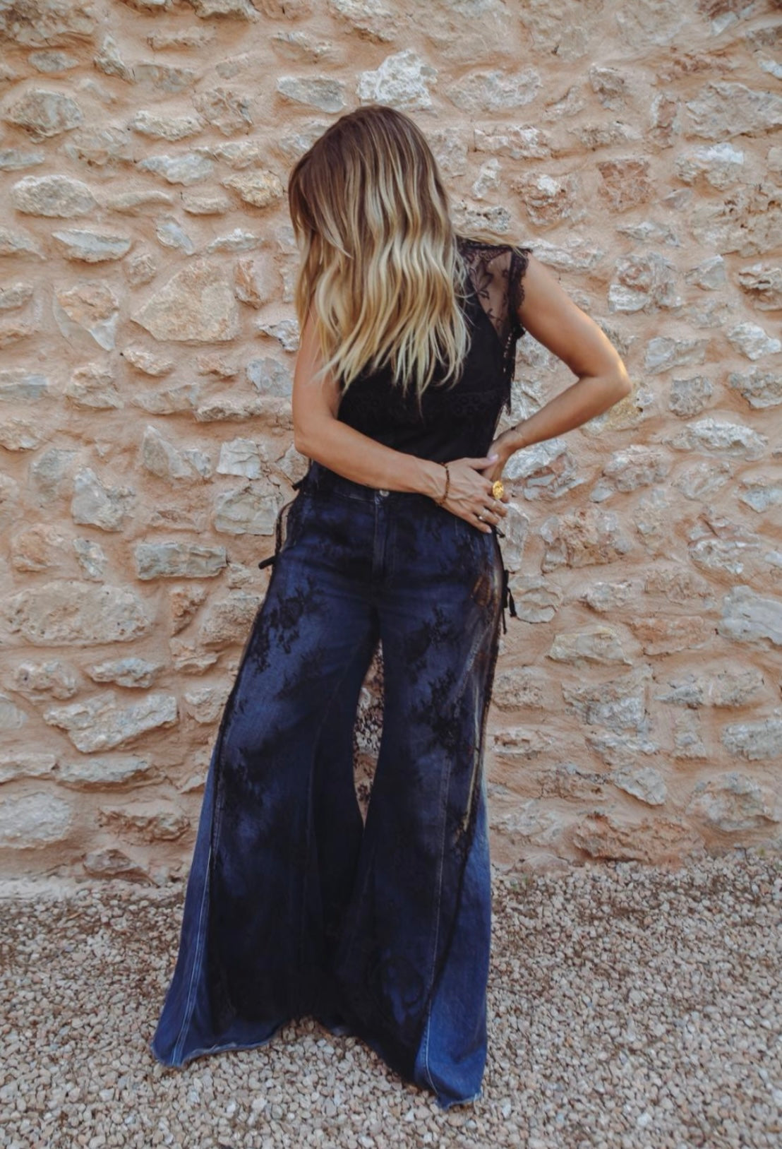 THE MIDSUMMER LACE SLIP DRESS {black}
