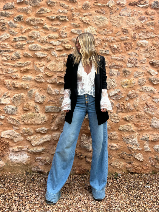 THE “FREE SPIRIT” LACE BLOUSE