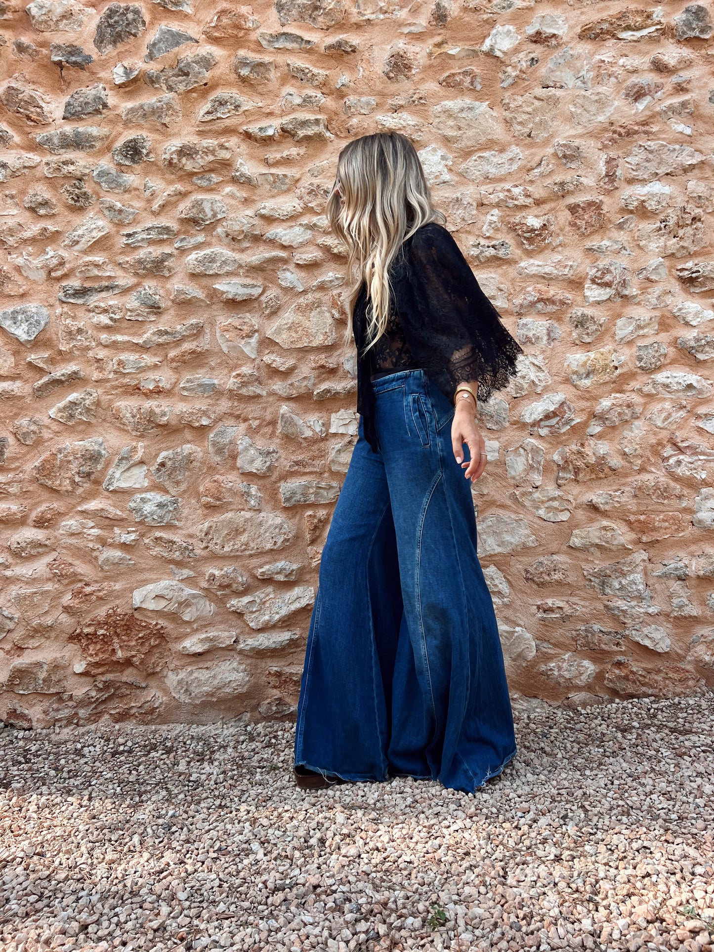 DALT VILA THE CROPPED CAPE