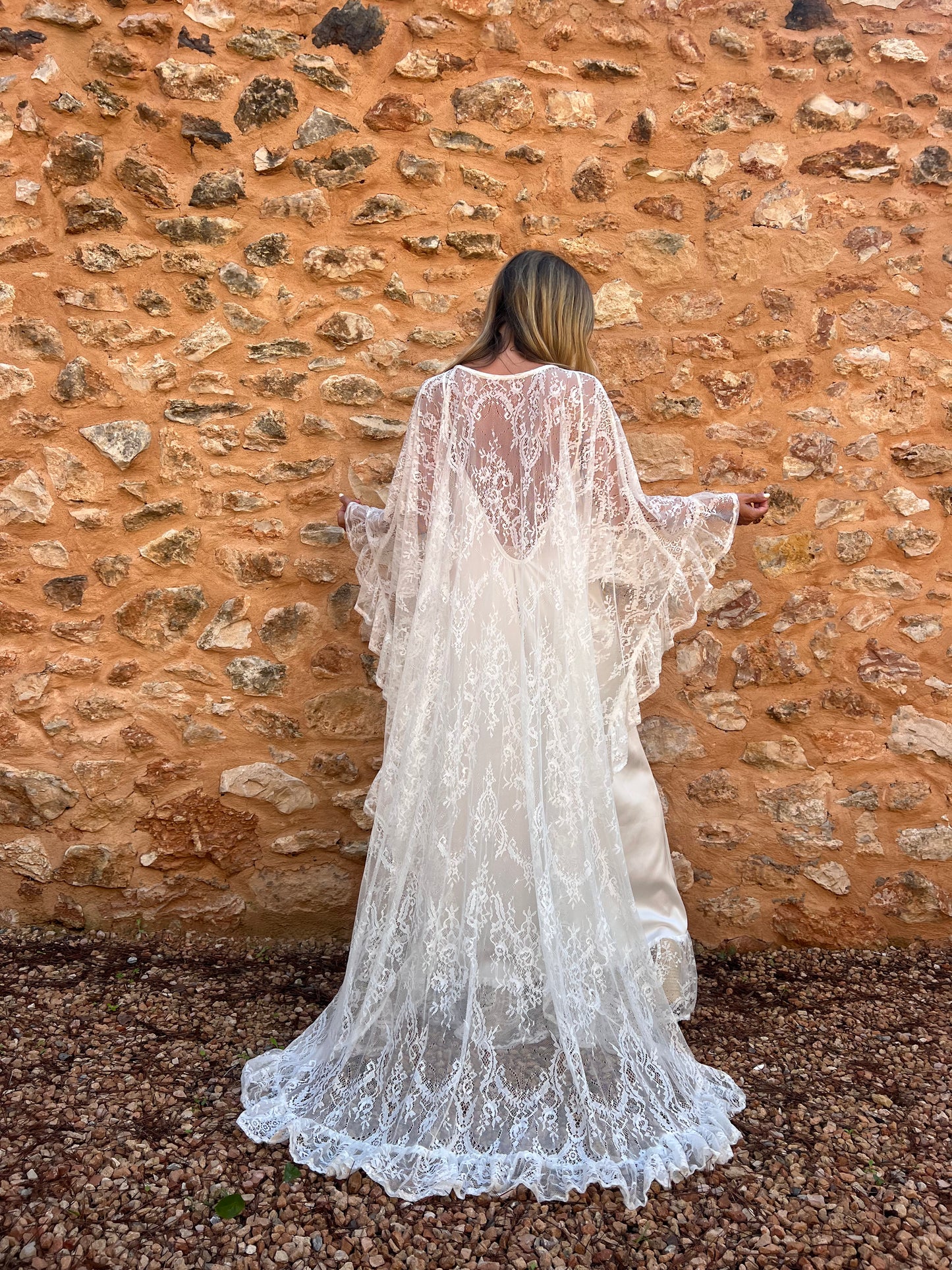 THE SUKI MAXI CAPE/DRESS onesize/white}
